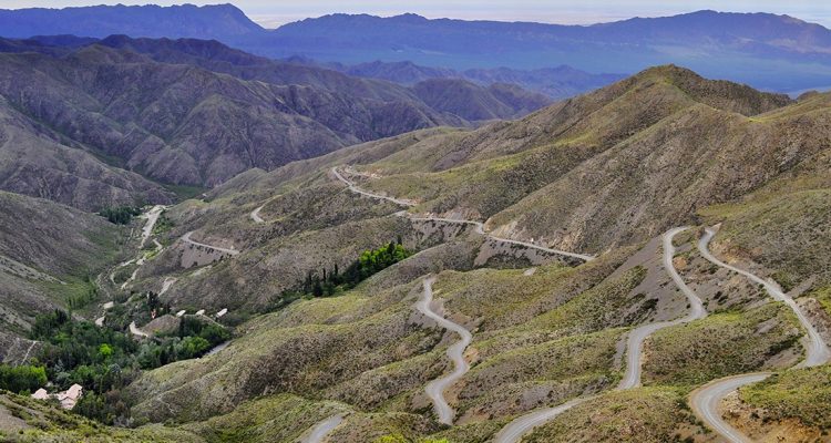 Aventúrate por los Caracoles de Villavicencio y Hospédate en Cabañas Uspallata